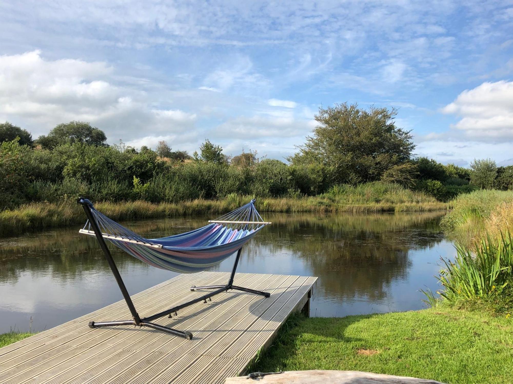 Lake Villa Holiday Cottages Holsworthy Extérieur photo