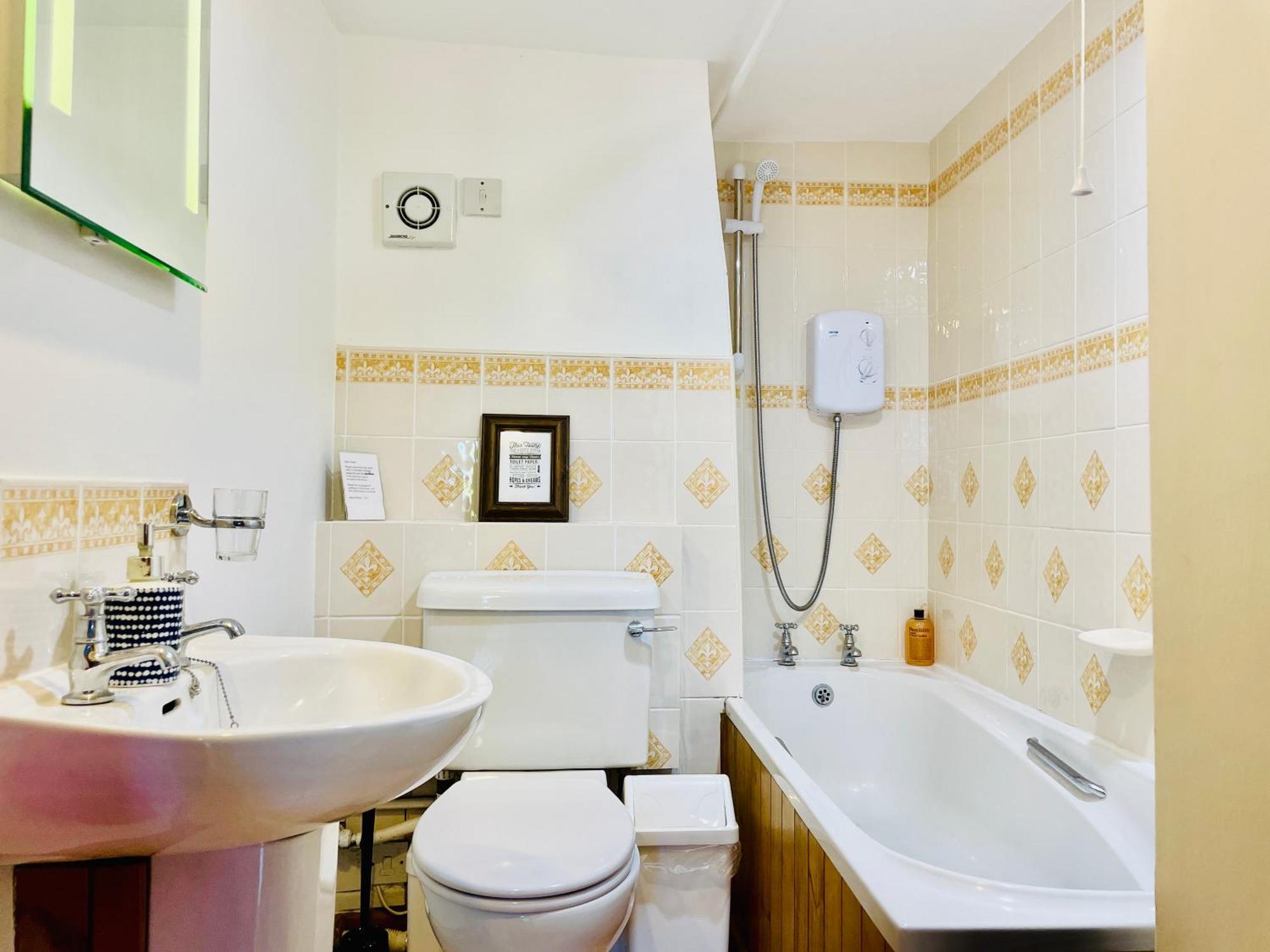 Lake Villa Holiday Cottages Holsworthy Extérieur photo