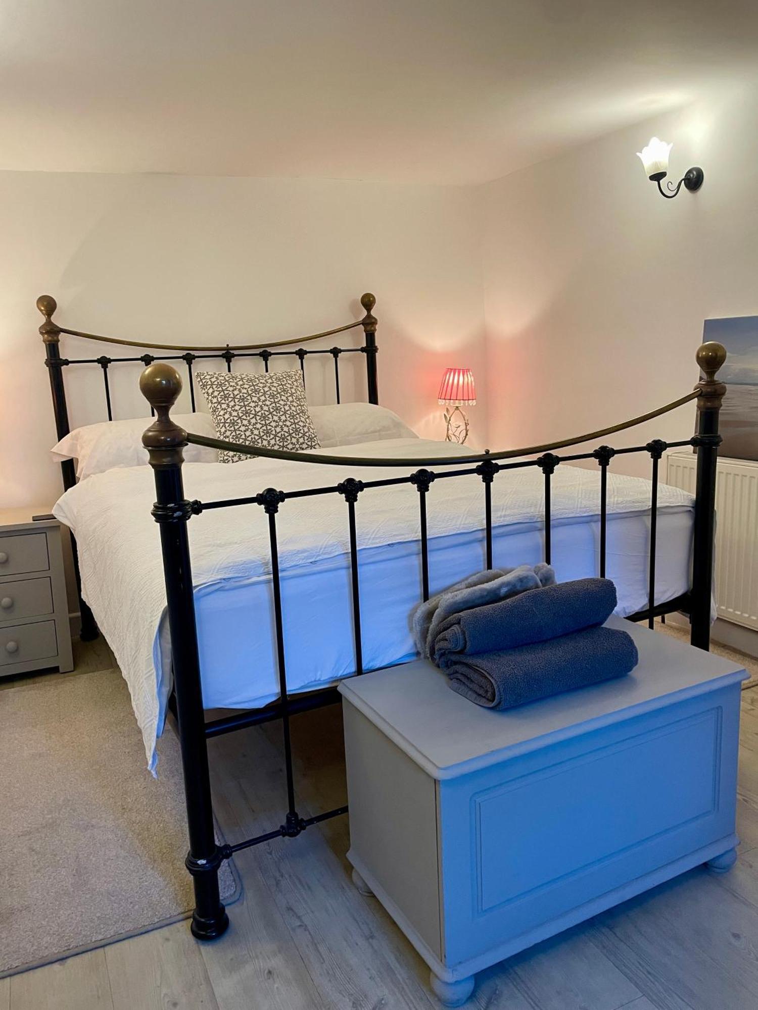 Lake Villa Holiday Cottages Holsworthy Extérieur photo